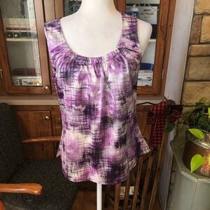 Chicos size 1 size medium 8 purple and whit sleeveless blouse gathering at chest